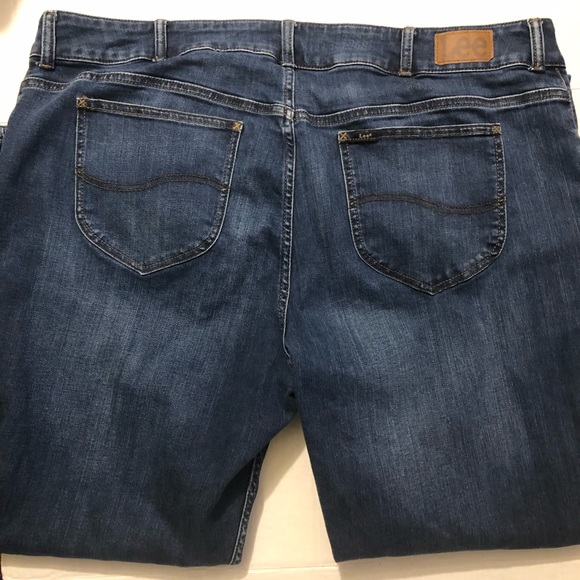 Woman’s plus-size Lee regular fit ,boot cut , midrise jeans size 24w P - Picture 2 of 8